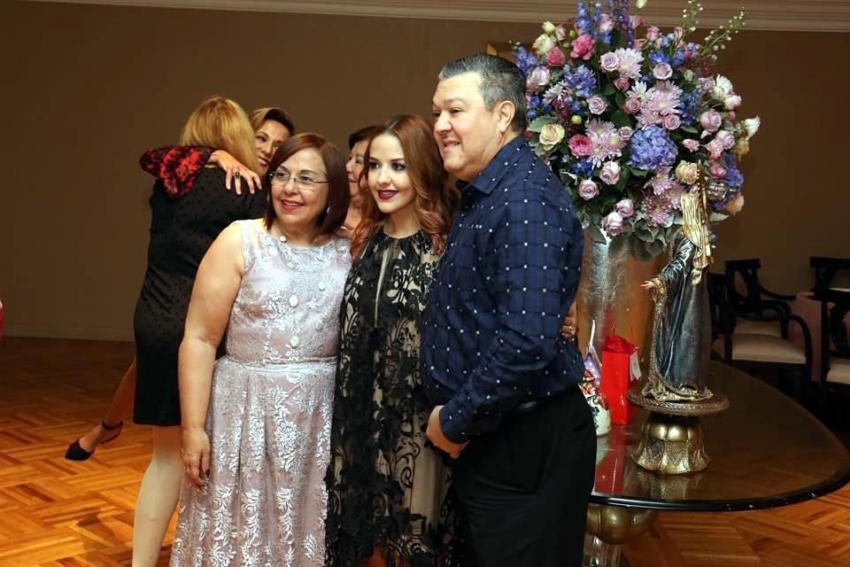 Verónica Villarreal de Leal, la novia y Miguel Ángel Leal de la Torre