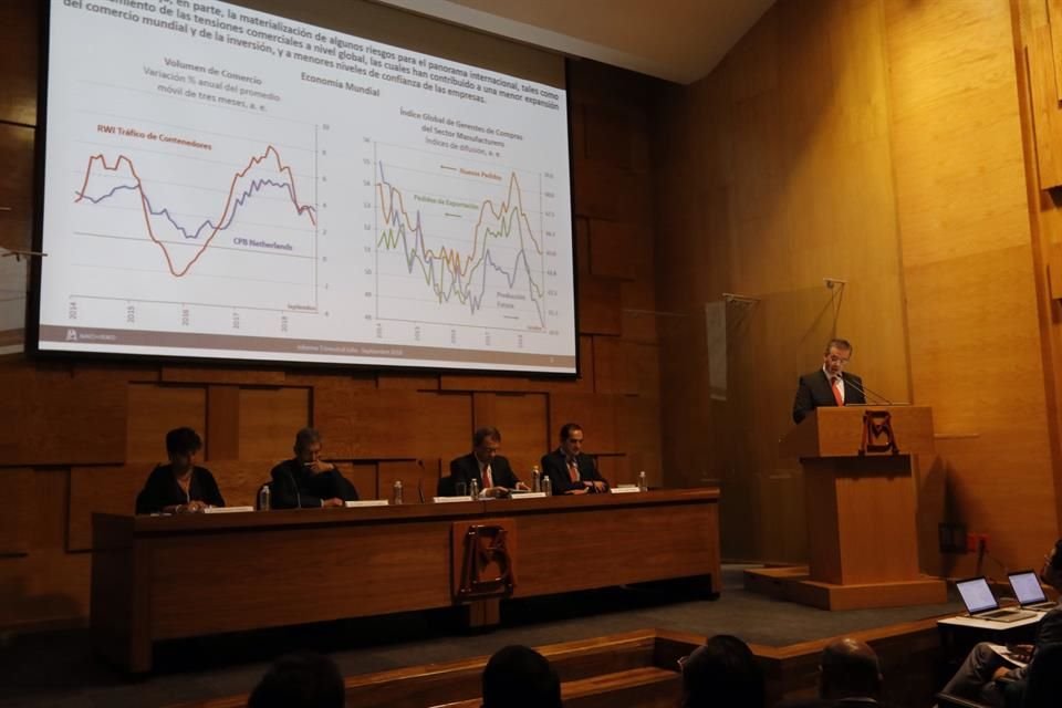 Esquivel dijo que la inflación general se ha comportado mejor a lo previsto y pronto cumplirá un trimestre con valores muy cercanos a la meta inflacionaria.