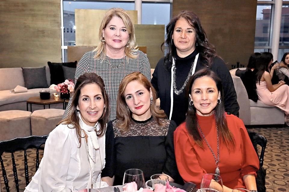 Cristina Camelo de Torres, Rossmery Canavati, Rossana Chavarría de Piñeyro, Martha Tradd y Lorena Medellín de Charur