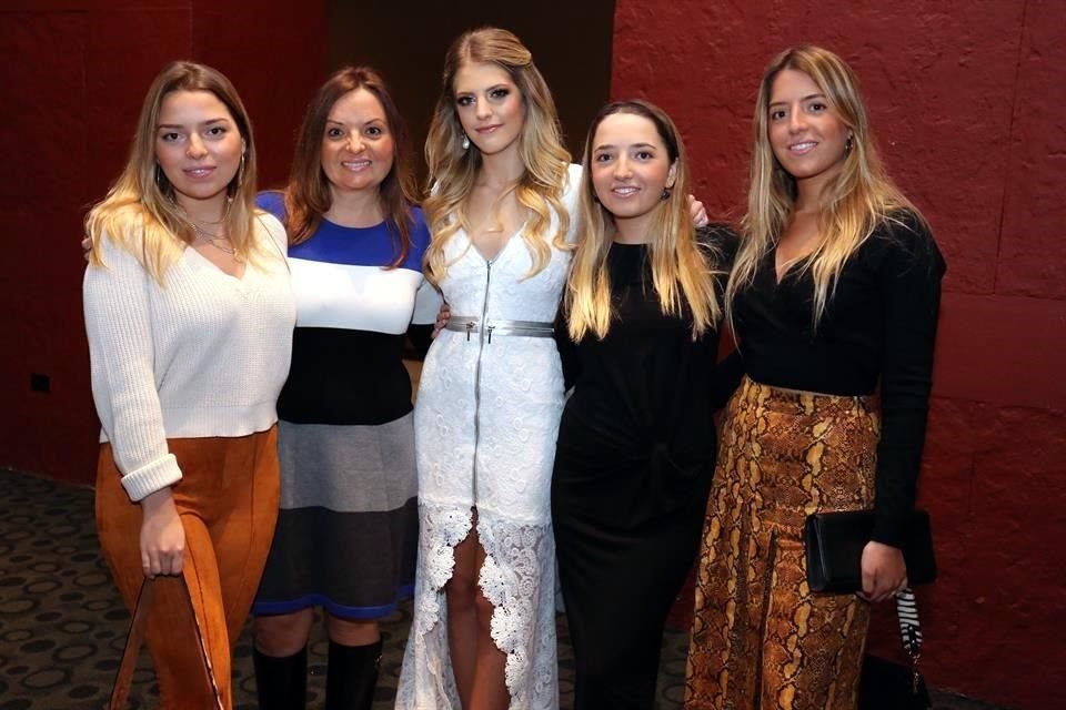 Bárbara García Noriega, Tania Canales, Eugenia González Ballesteros, Fernanda García Noriega y Tania García Noriega