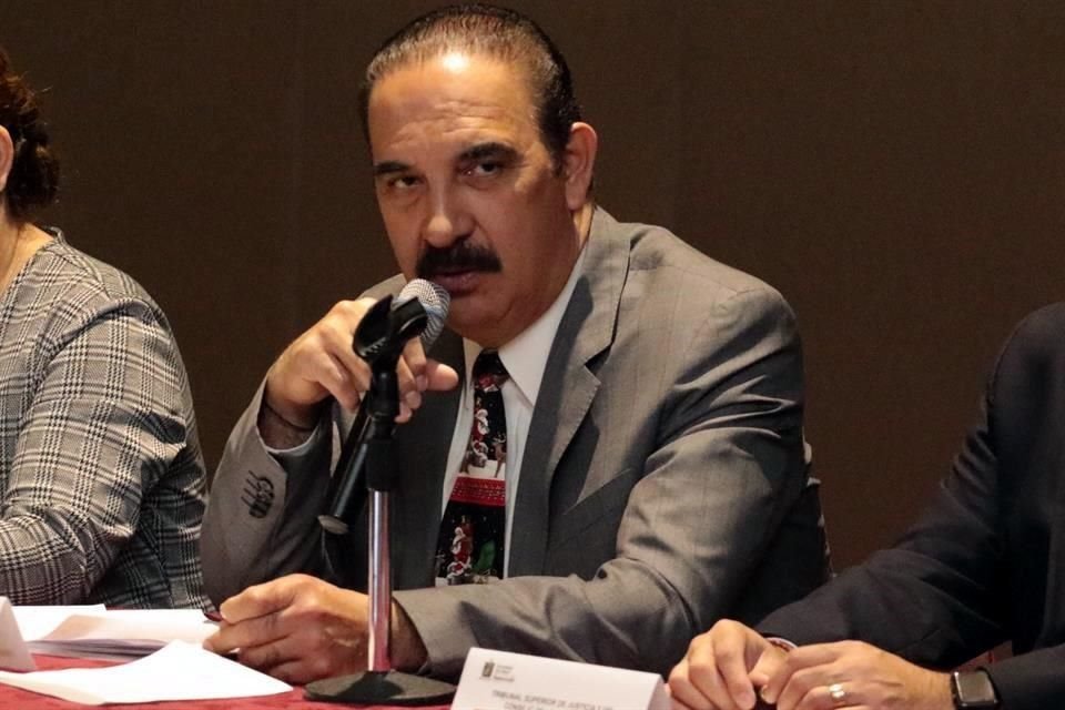 El Secretario de Salud estatal, Manuel de la O.