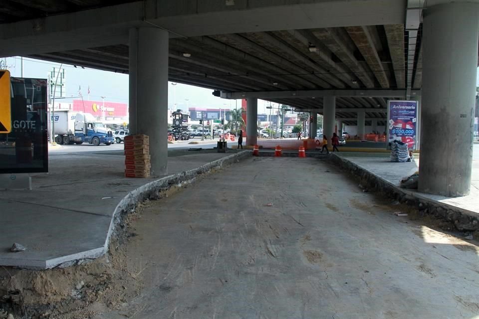 Adecuación bajo el paso a desnivel de Alfonso Reyes y Avenida Eugenio Garza Sada