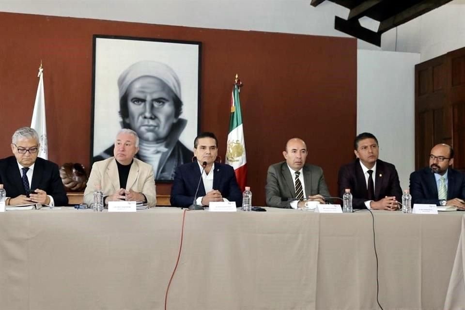 La Secretaría de Educación en el Estado de Michoacán informó que en la entidad existen 28 mil claves estatales que podrían ser integradas al sistema federal.
