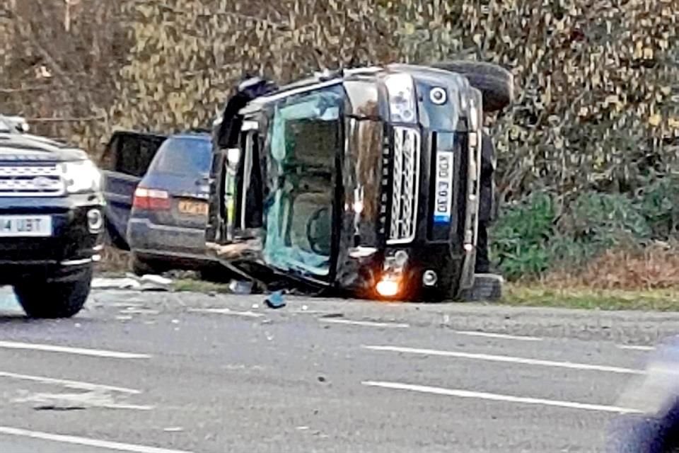 El Príncipe Felipe, esposo de la Reina Isabel II, sorprendió al salir ileso del choque que sufrió el jueves y todo parece indicar que no piensa dejar de manejar, pues ya recibió una nueva camioneta.