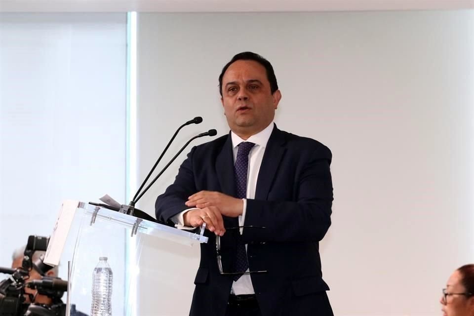 Francisco Javier Acuña, presidente del INAI.