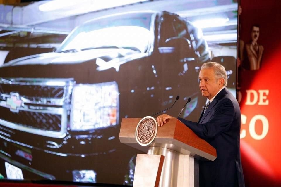 Entre los autos se encuentran camionetas, autos y motos de lujo.