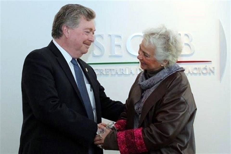 Vega de Lamadrid destacó que el anuncio presidencial se dio en respuesta a una petición que realizó junto con autoridades municipales y los diversos sectores de la entidad.