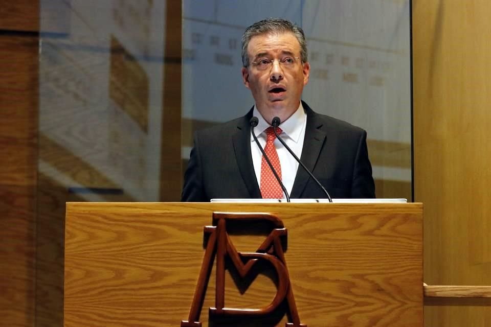 Alejandro Díaz de León, gobernador del Banco de México.