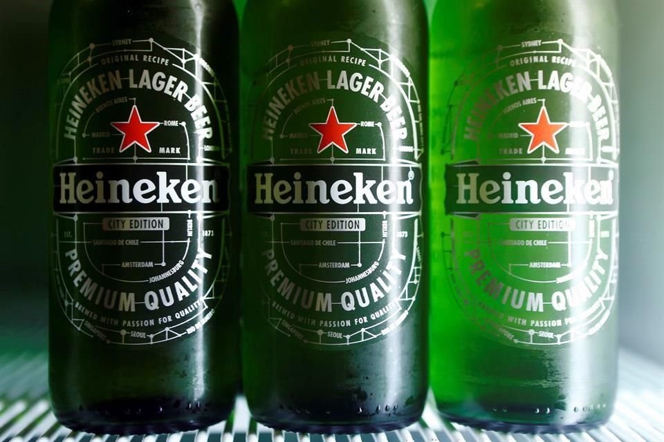 Femsa lanzó hoy una oferta de acciones y participaciones vinculadas a Heineken de alrededor de 3 mil 700 millones de dólares.