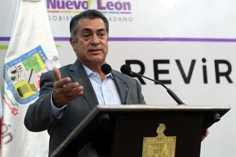 Jaime Rodríguez fue criticado por repartir apoyos durante su gestión cuando el actual Gobernador era su opositor.