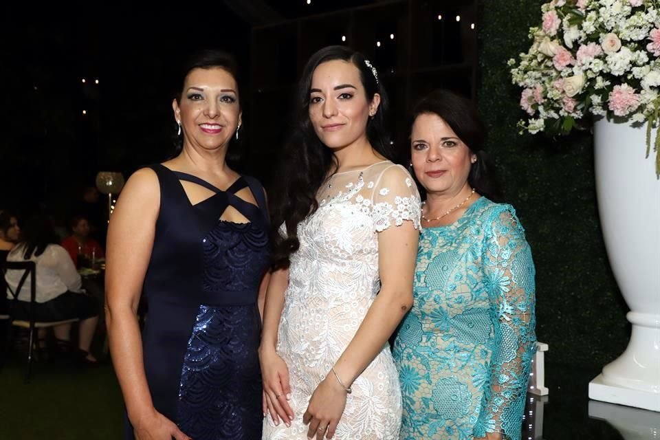 Maricela Suárez de Garza, Ana Karen Elizondo Cavazos y Magda Cavazos de Elizondo