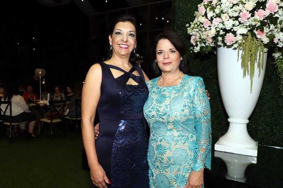 Maricela Suárez de Garza y Magda Cavazos de Elizondo