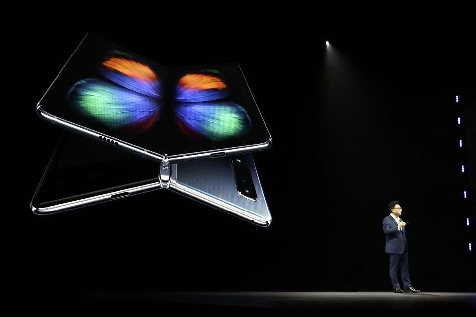 Samsung anunció formalmente su primer teléfono flexible, el Galaxy Fold, que tendrá 2 pantallas y cuyo precio será de alrededor de $38 mil.