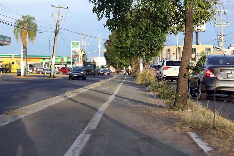 La construcción se realizará en el cruce de las Avenidas Servidor Público (foto) y Paseo Valle Real.
