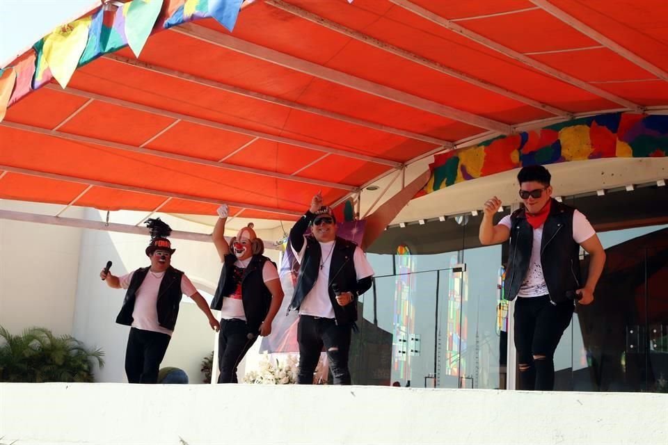 Los Payasónicos animaron durante el evento.