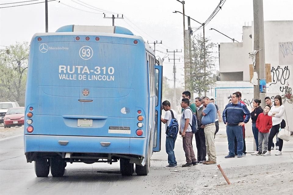 En la lista, la Canaco, Caintra, Coparmex y Consejo Cívico exigieron al Congreso que, antes de que concluya el año, se apruebe una nueva Ley de Transporte que sea previamente discutida ampliamente con sectores relacionados. 