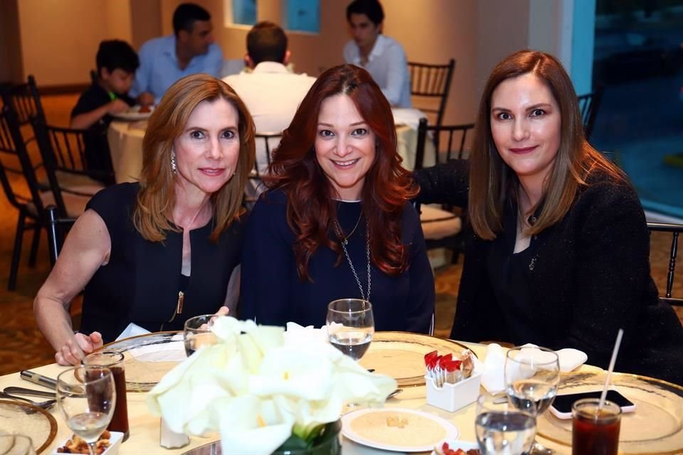 Mayela de Andonie, Cecilia Cantú de Andonie y Gaby Gallegos de Andonie