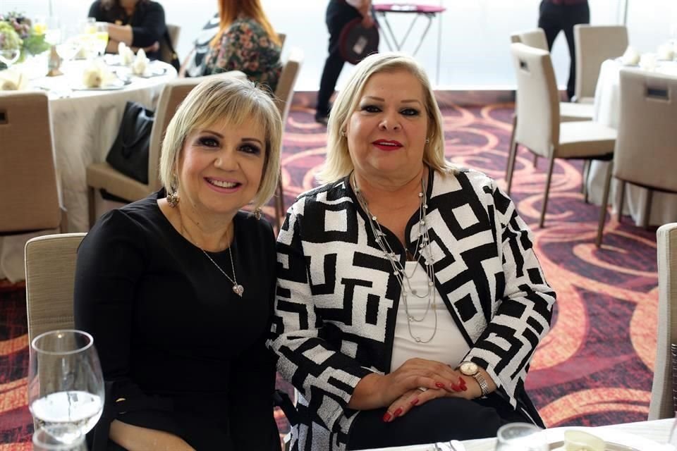 Ana de Ancira y Elsa Ancira de Garnica