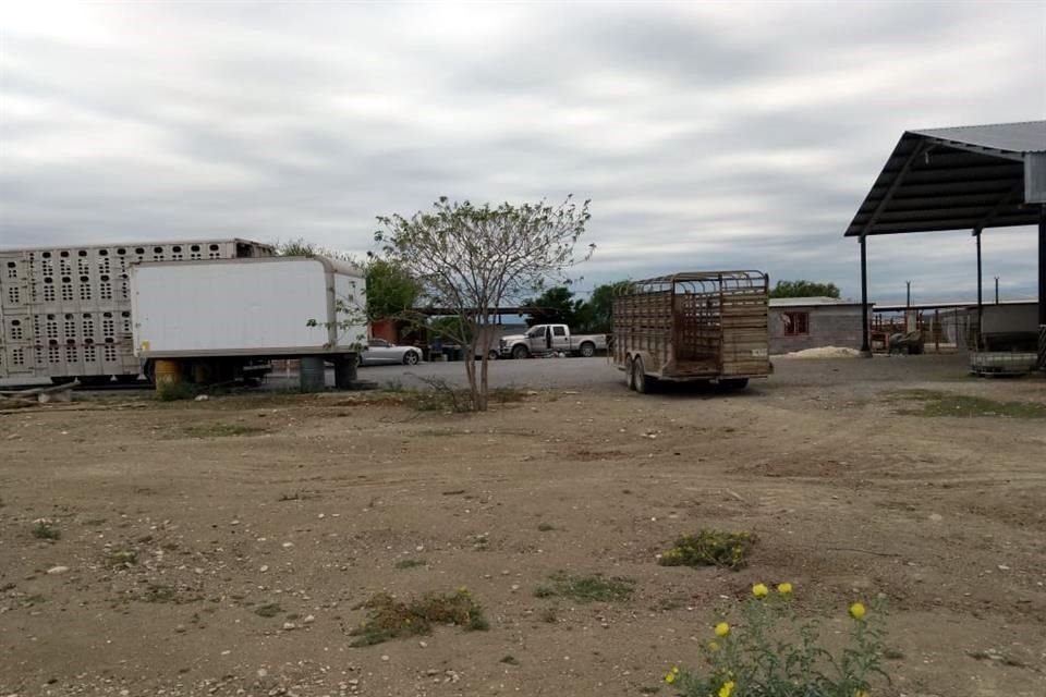 Alrededor de las 10:00 horas se dio el reporte, provocando la movilización policiaca hacia la comunidad de El Carrizo, a la altura del kilómetro 70.