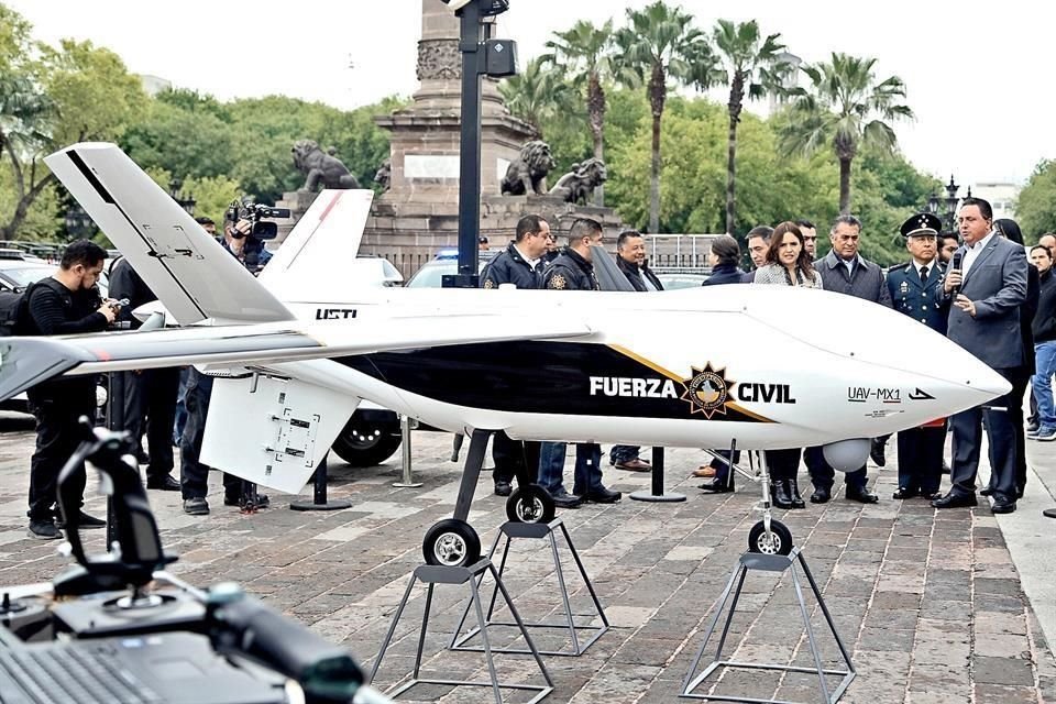 La nueva aeronave fue presumida como el primer avión no tripulado adquirido por el Estado para combatir la inseguridad.