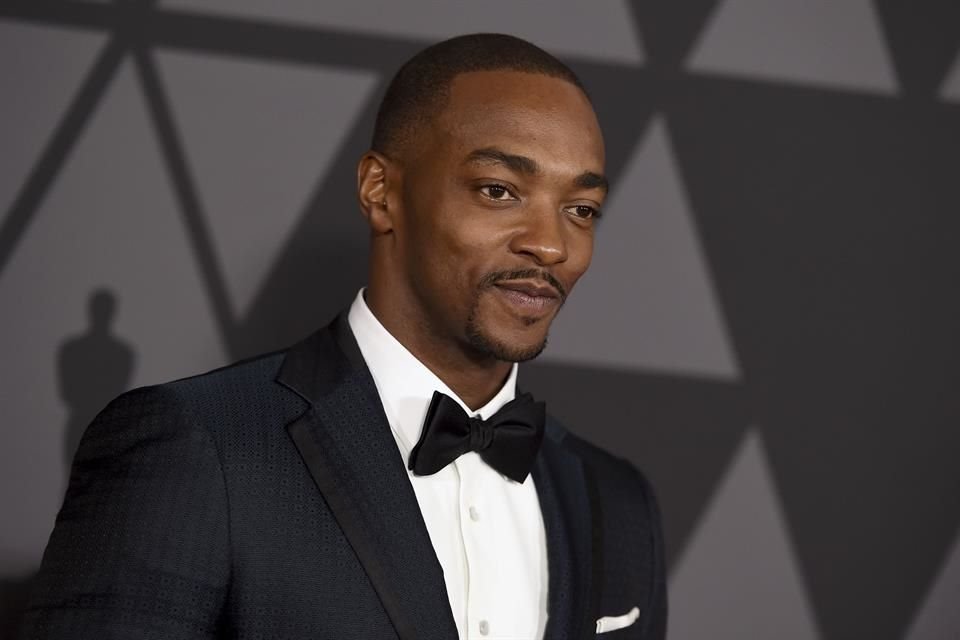 Anthony Mackie da vida a Falcon en el Universo Cinematográfico de Marvel.