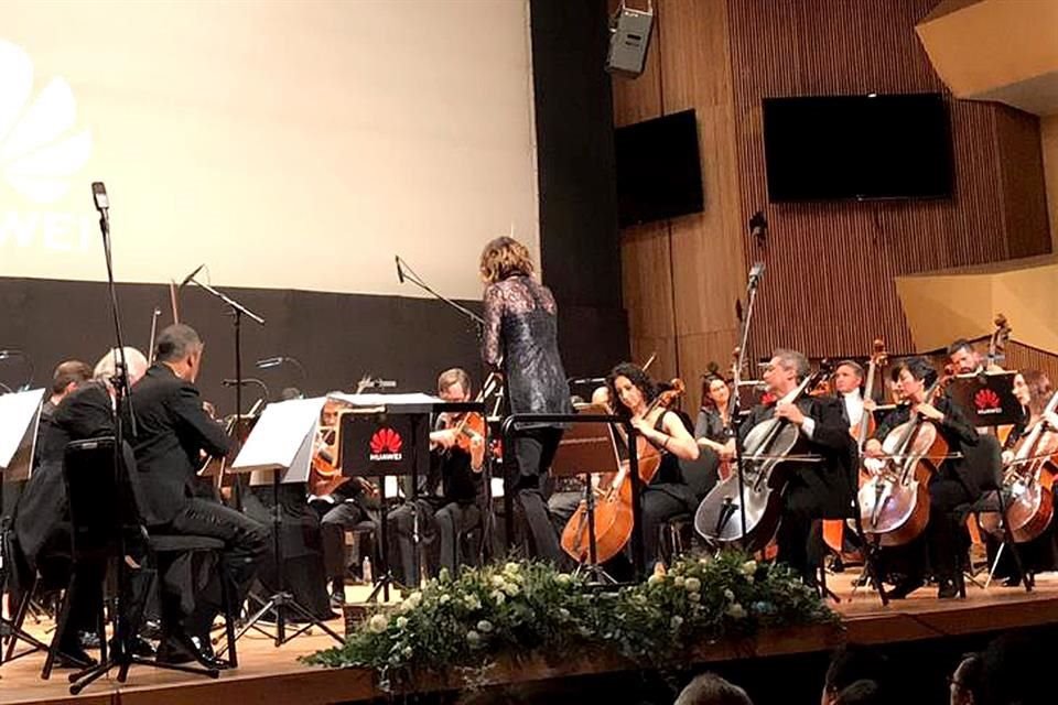 Se mostró por primera vez en América Latina la versión completa de la 'Sinfonía Inacabada' de Schubert con dirección de Alondra de la Parra.