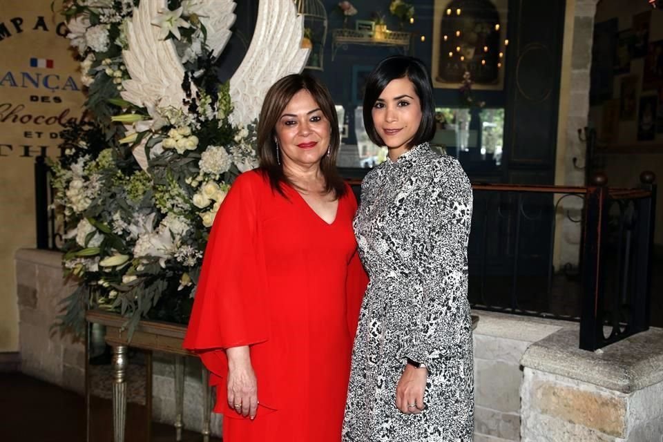 Ludivina Rodríguez de la Garza y Sairi García de Elizondo