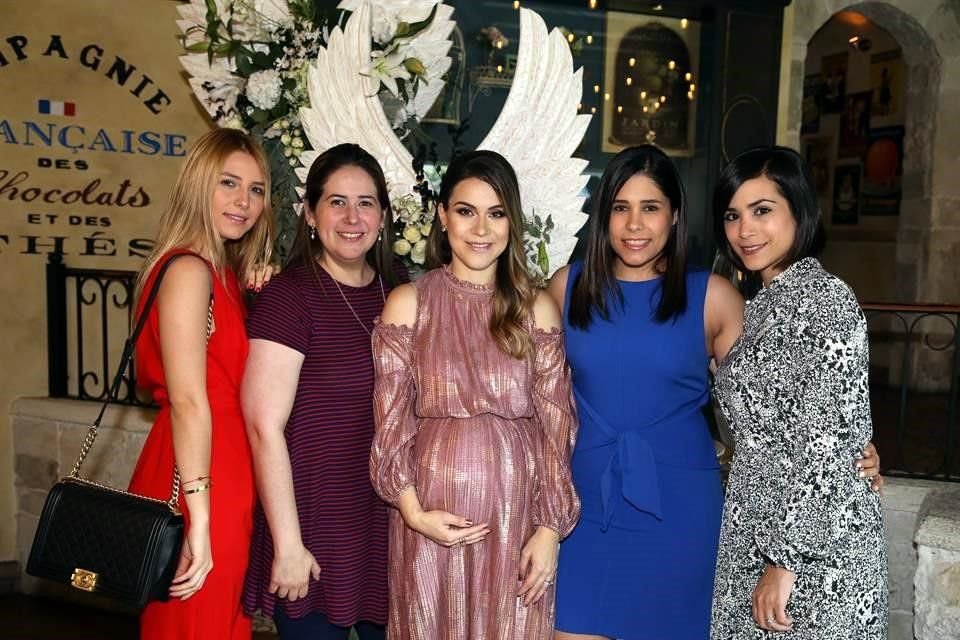 Liz Rodríguez, Ofelia Ríos, Ludy García Rodríguez, Nora Rodríguez y Sairi García de Elizondo