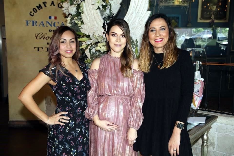 Marcela Vega, Ludy García Rodríguez y Mayra Cruz
