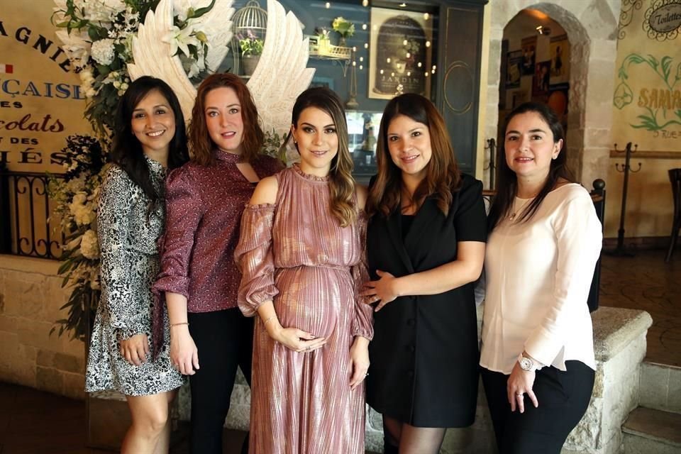 Kary Estrada, Angelines Alzugaray, Ludy García Rodríguez, Perla Ramírez y  Suad Sarur