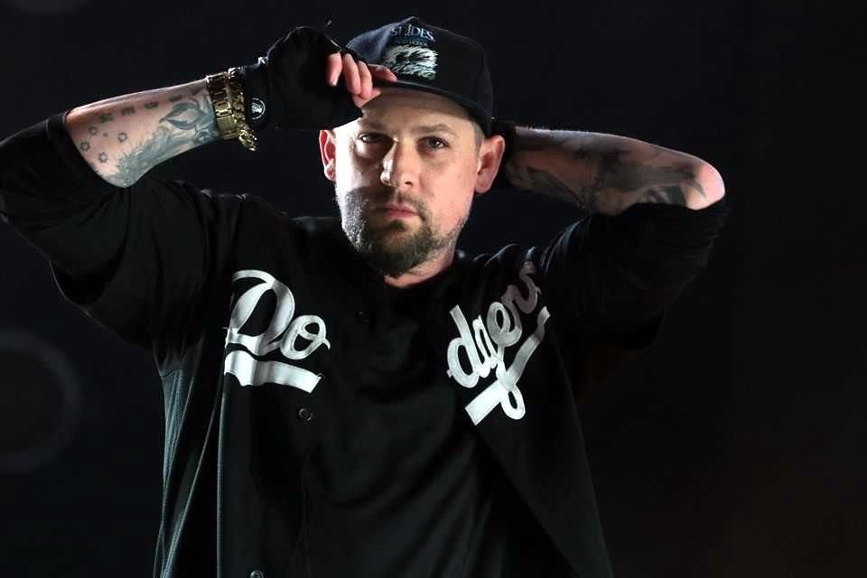 Good Charlotte encendió los recuerdos adolescentes de los miles que los vieron en el Tecate original al tocar un setlist estridente y animado plagado de éxitos de sus primeros éxitos.