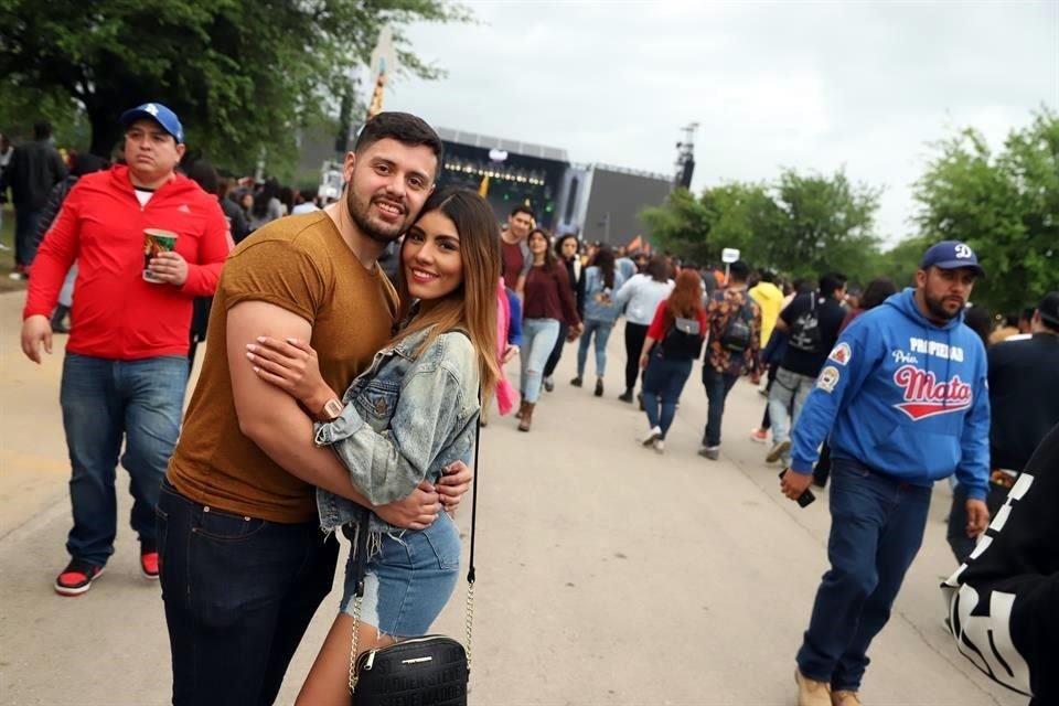Jorge López y Frida Ochoa