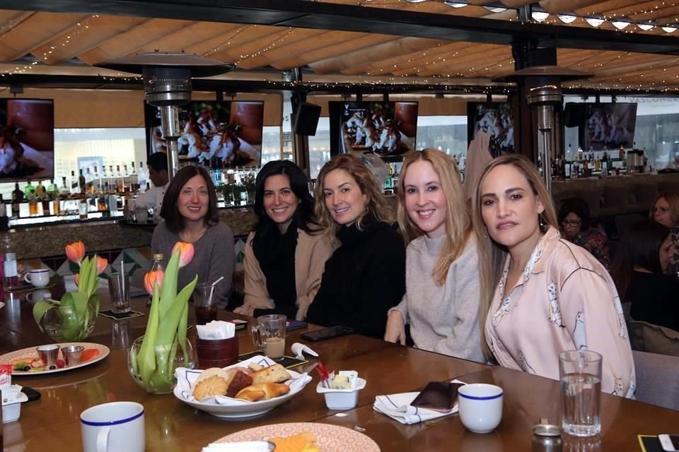 Gloria González de Romero, Mache de la Torre, Mariela Cantú, Marisol López, Vero Delgado y Adriana Garza