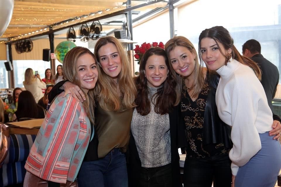 Karina Salazar, Mariana Robles de Abaroa, Sandra Sáenz, Mónica Leal y Paola Villarreal