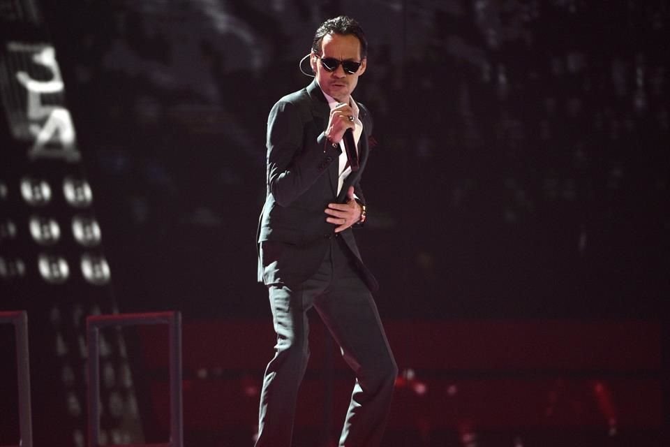 Marc Anthony será uno de los artistas que realizará show musical en los Premios Latin Billboard.