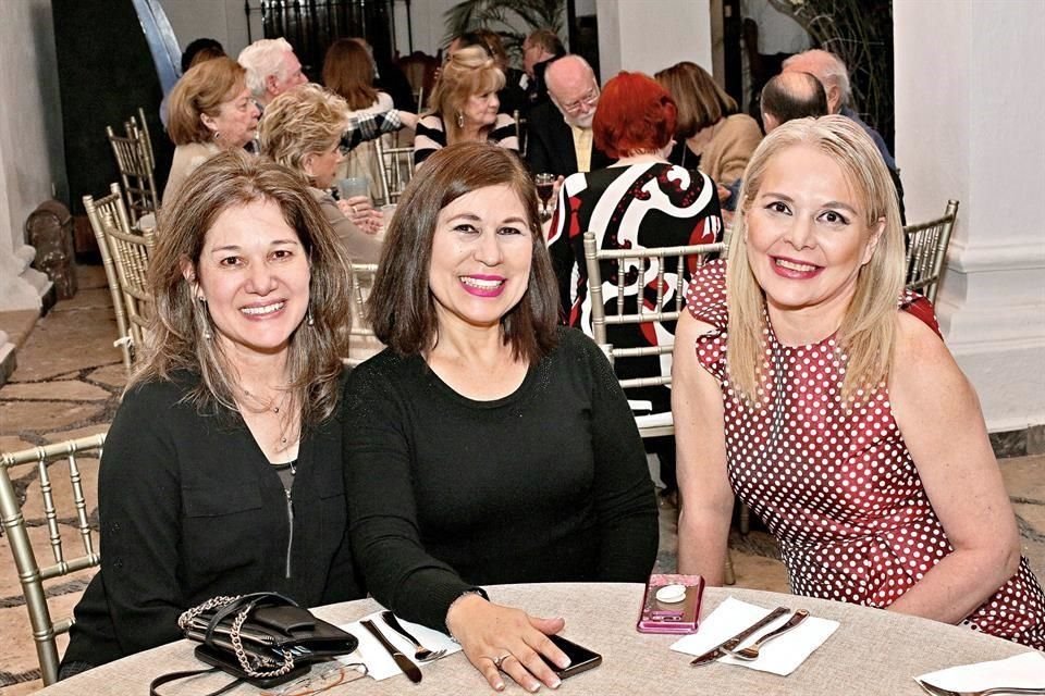 Paty Ramos, Marlene Ramos y Claudia A. Guadiana de Dieste