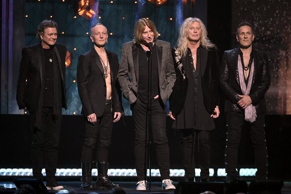 Def Leppard vendió millones de discos con un sonido de heavy metal con pop en canciones como 'Photograph' y 'Pour Some Sugar on Me'.