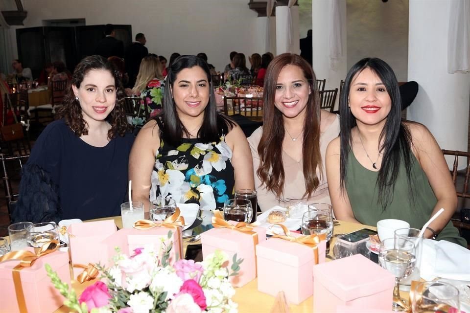 Mirthala Reyes, Cristina Rosas, Sandy Villa y Luna Reyes