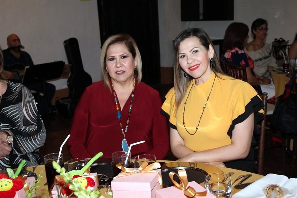Lourdes Palacios y Lety de Ibarra