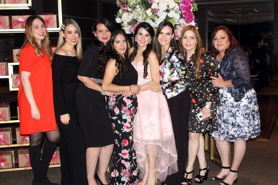 Evelyn y Lizbeth Lozano, Yahaira Maciel, Claudia Cavazos, Iliana Cavazos, Cavazos, Nora Rangel, Lily Rangel de Villarreal y Silvia Garza