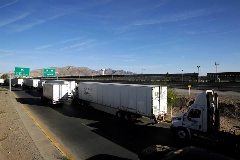 El robo en carreteras es un factor que incide en el déficit de conductores, según Canacar. 