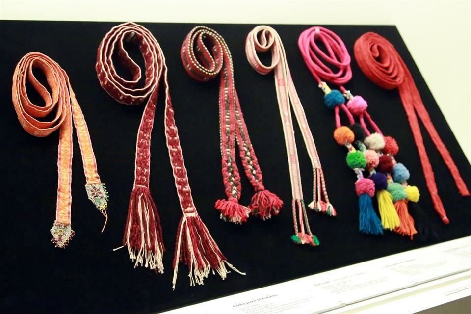 Reúne 251 piezas de la Colección Santander Serfín, donadas al Museo de Historia Mexicana en el 2004.