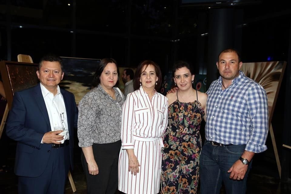 Anel Rogelio Aragón, María Ruth de la Fuente, María del Pilar de la Fuente, Pily Cervantes y Victor Maltos
