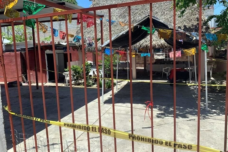 El lugar de la masacre fue asegurado por la  Fiscalía estatal.