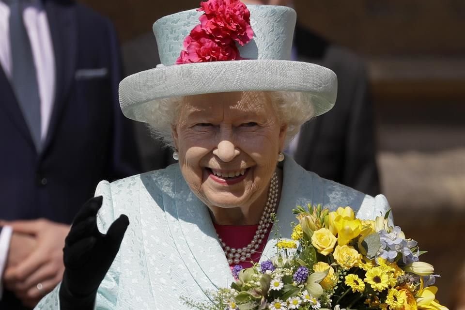 La Reina Isabel II es la Monarca que más tiempo ha llevado la corona británica.