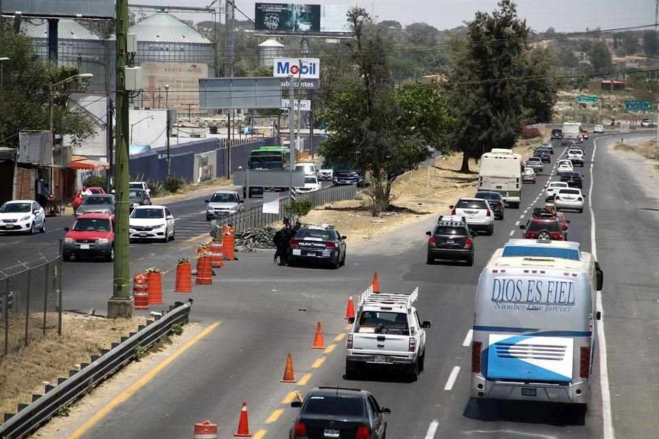 Al tráfico esperado por el regreso de vacacionistas se sumaron accidentes vespertinos en Carretera a Nogales; así se vio el ingreso a la altura de La Venta del Astillero.