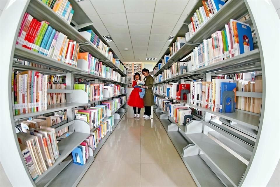 Varias actividades han sido llevadas a cabo en diversos países por el Día Mundial del Libro y del Derecho de Autor, que se celebra anualmente el 23 de abril.