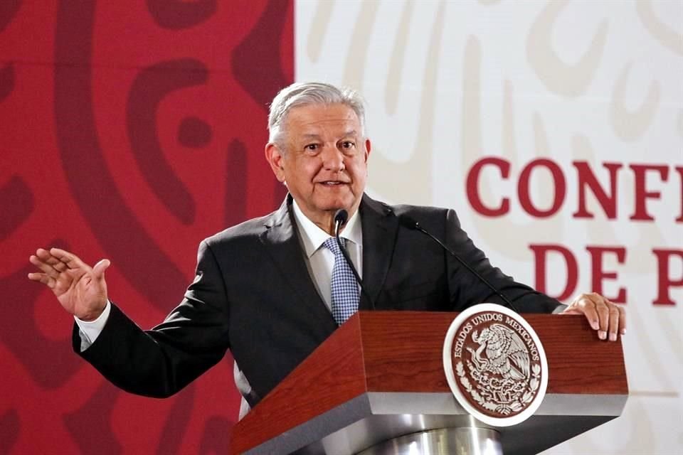 'Tengo la información de que los contratos que se firmaron luego de la reforma energética no se han traducido en producción petrolera', dijo AMLO.