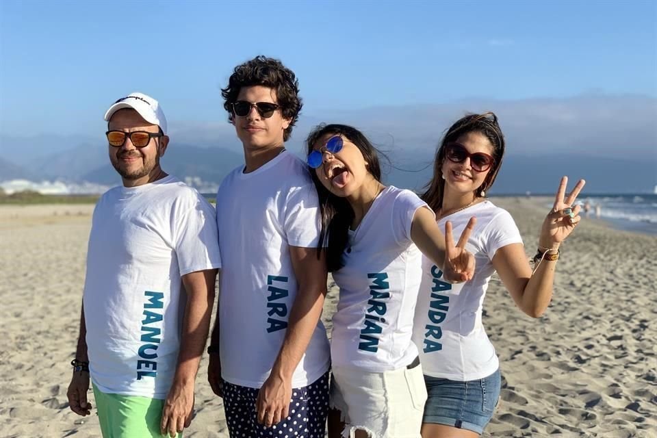 Manuel Lara, Manuel Lara Gianacópulos, Marian Lara Gianacópulos y Sandra Gianacópulos de Lara