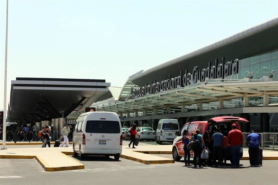 En el primer trimestre del año el Aeropuerto Internacional de Guadalajara atendió 3 millones 408.5 mil pasajeros.